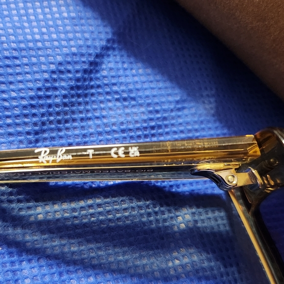 Stylish Ray-Ban Gold Sunglasses